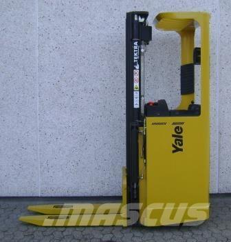 Yale SMS15S 自走式堆積機