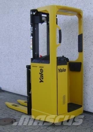 Yale SMS15S 自走式堆積機