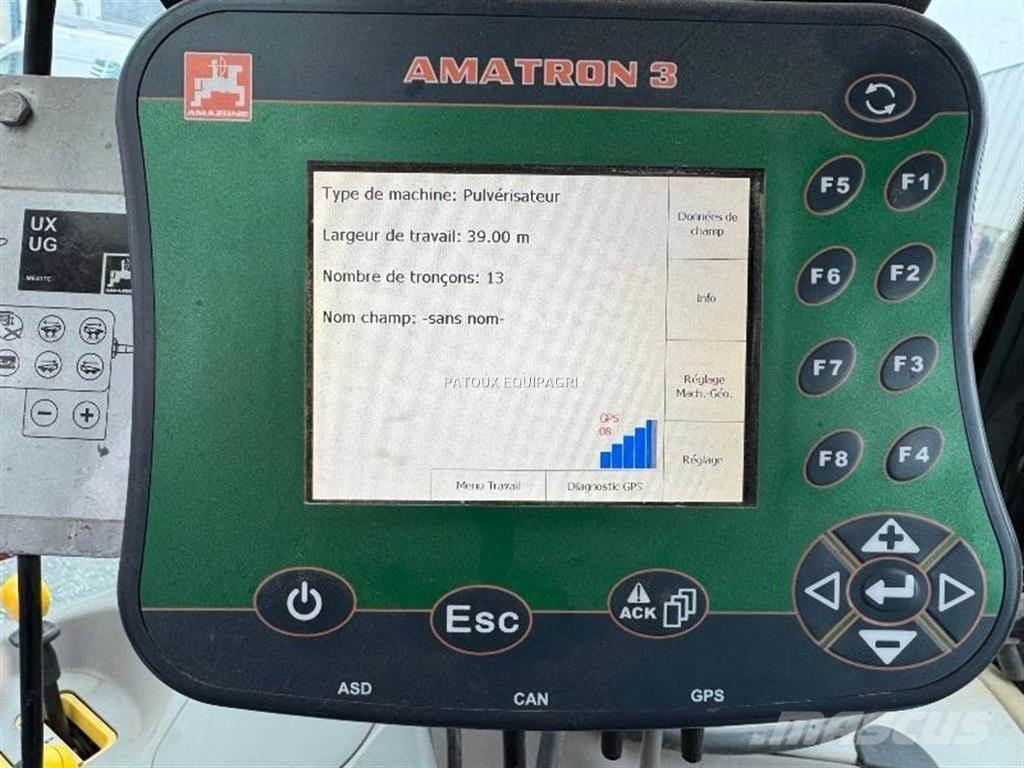 Amazone UX5200 牽引式噴霧機