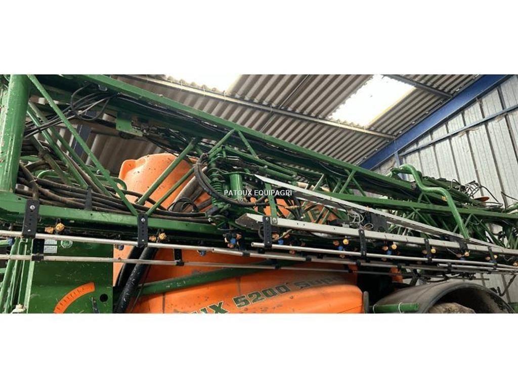 Amazone UX5200 牽引式噴霧機