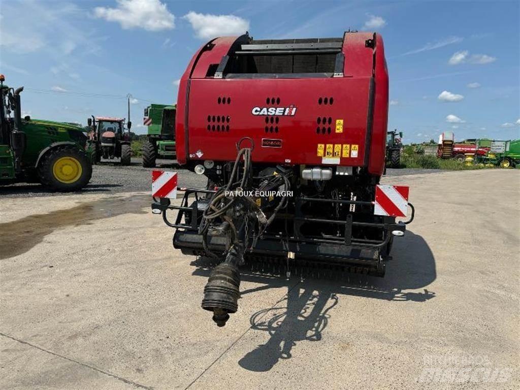 Case IH RB465 圓型牧草打包機