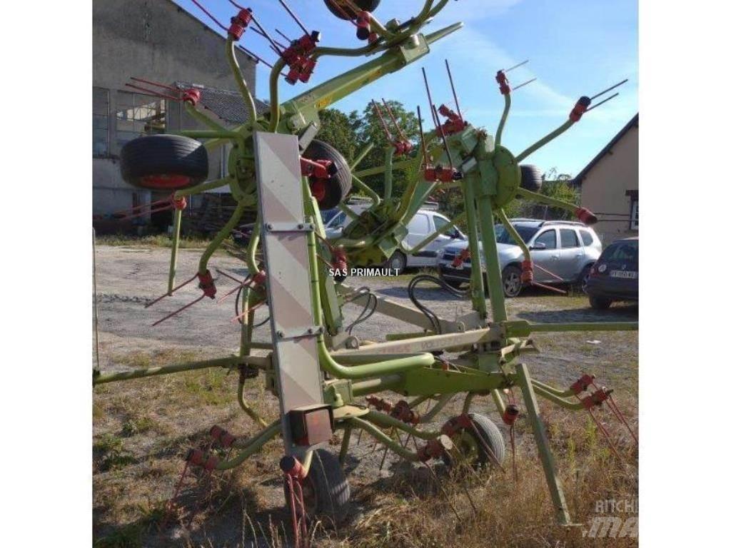 CLAAS VOLTO 770 耙與翻草機