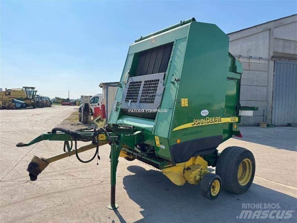 John Deere 592 圓型牧草打包機