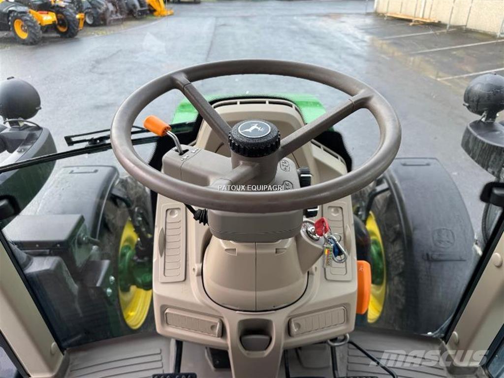 John Deere 6120M 曳引機