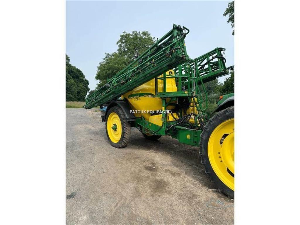 John Deere 840 牽引式噴霧機