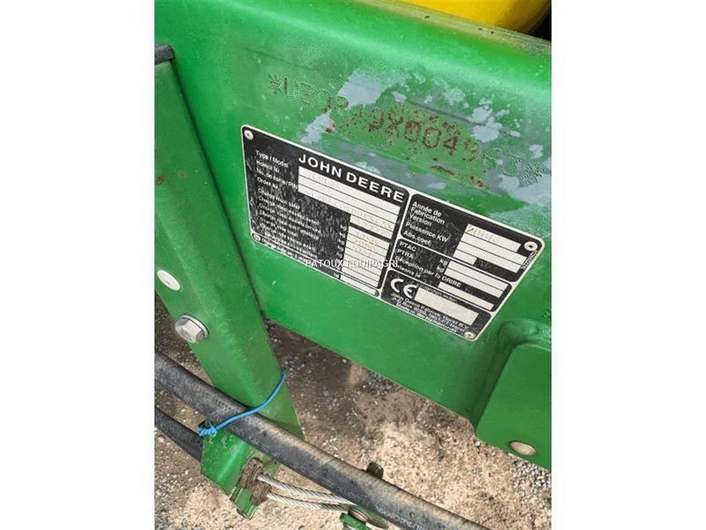 John Deere 840 牽引式噴霧機