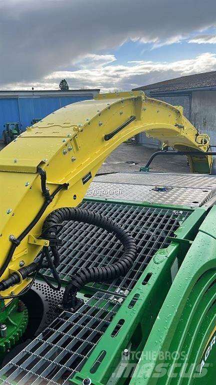 John Deere 8400 牧草收穫機