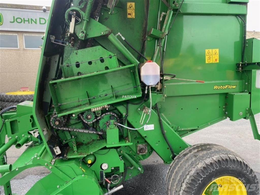 John Deere 864 圓型牧草打包機