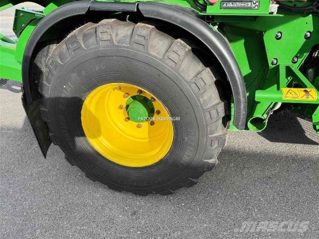 John Deere C441R 包裝機