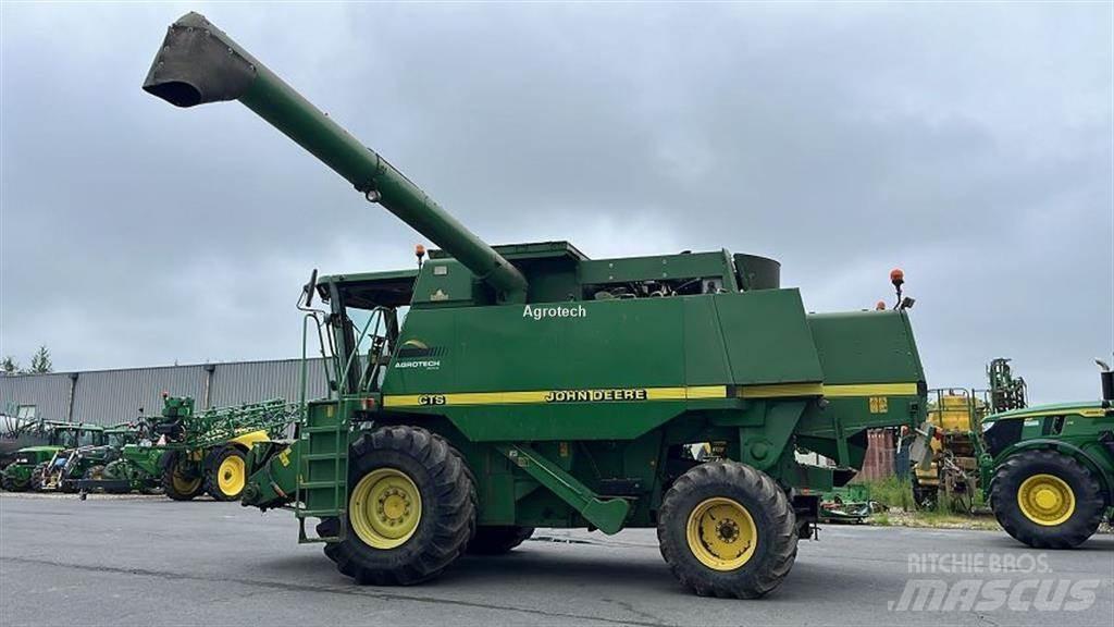 John Deere CTS 聯合收穫機
