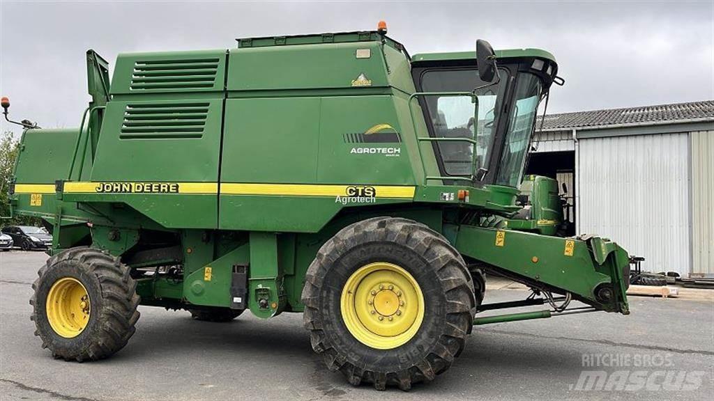 John Deere CTS 聯合收穫機