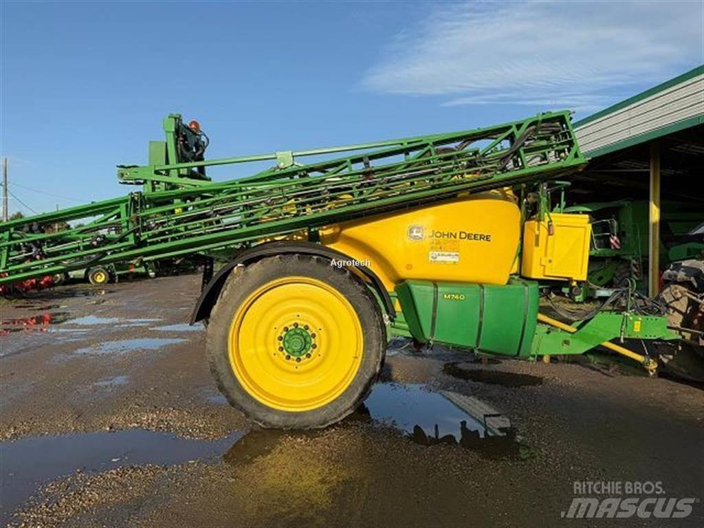 John Deere M740 牽引式噴霧機