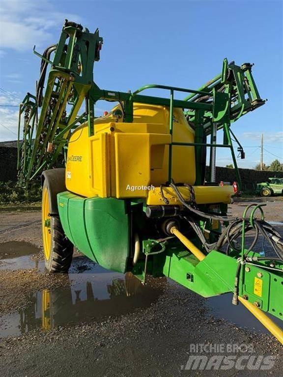 John Deere M740 牽引式噴霧機