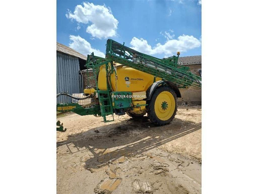 John Deere M740i 牽引式噴霧機