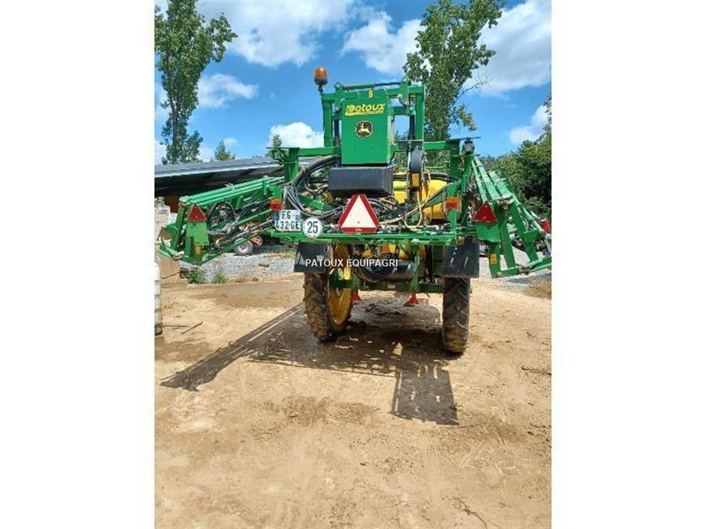 John Deere M740i 牽引式噴霧機