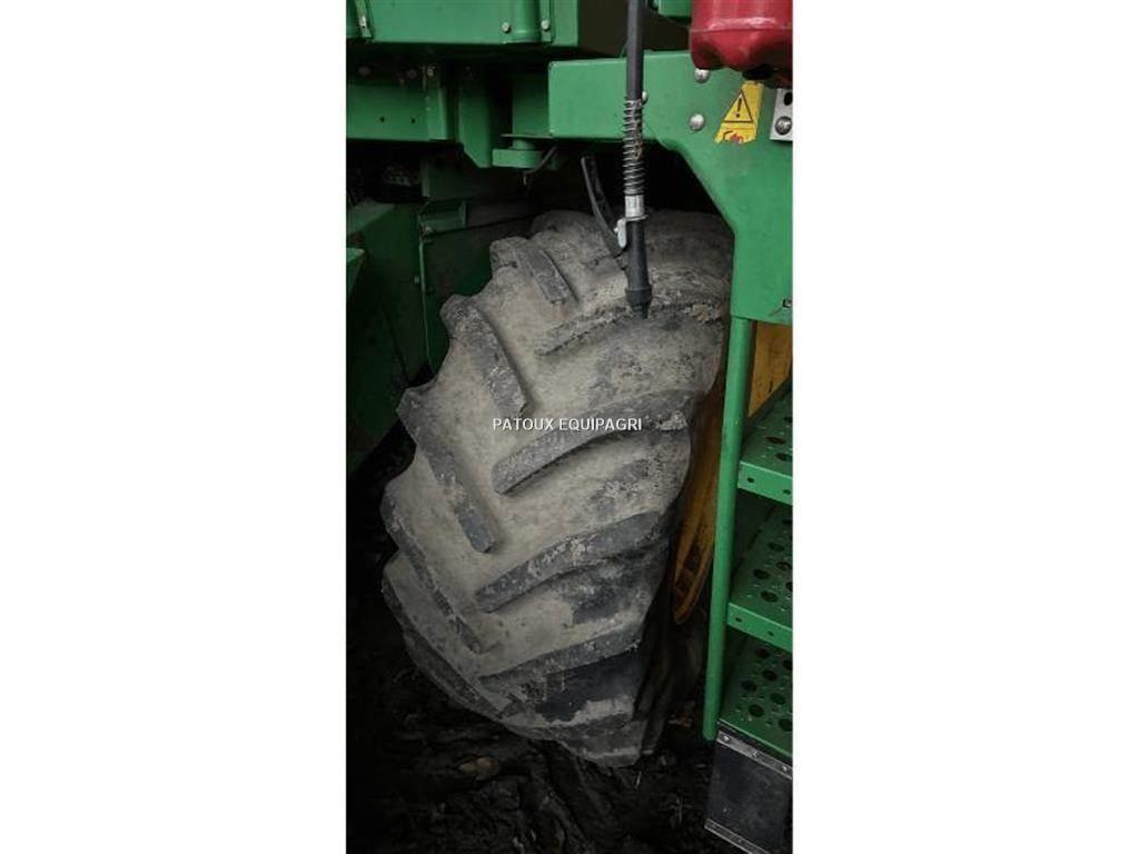 John Deere T560 聯合收穫機
