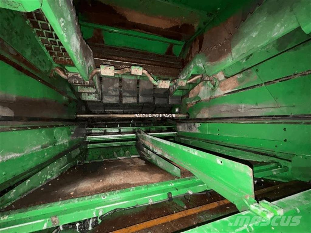 John Deere T660 聯合收穫機