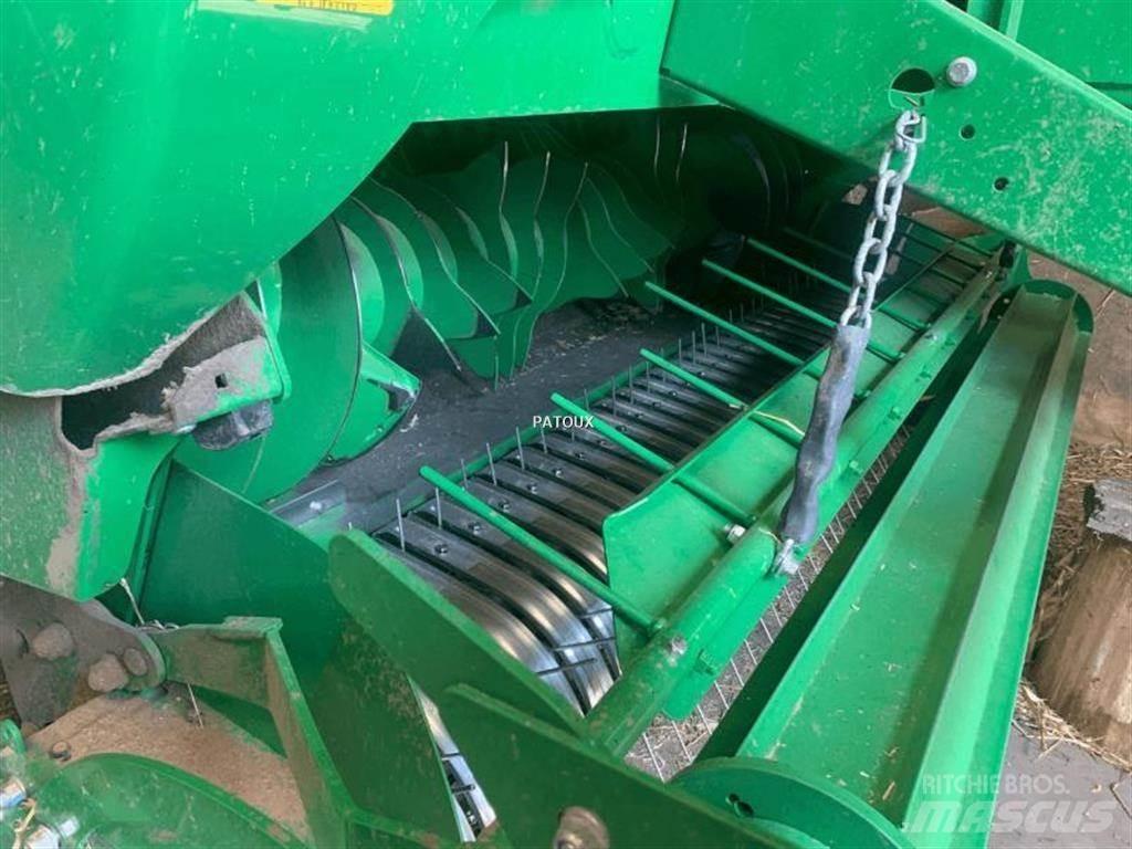 John Deere V461M 圓型牧草打包機