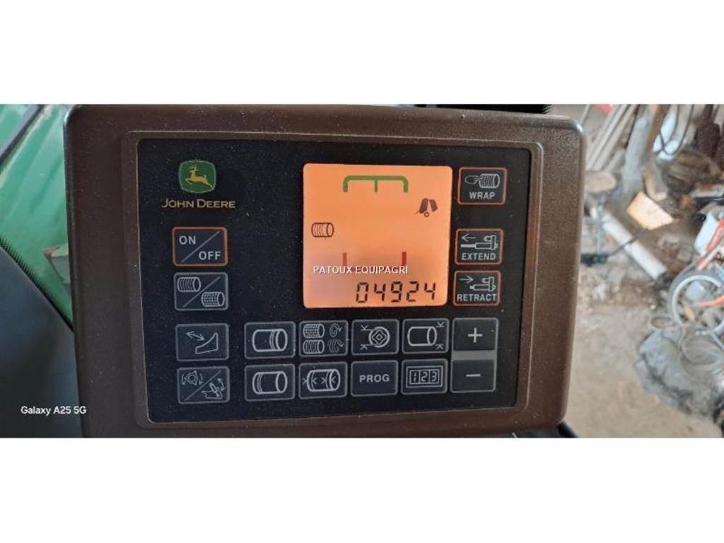 John Deere V461M 圓型牧草打包機
