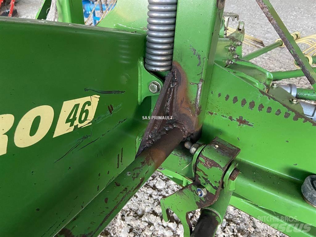 Krone Swardro 46 耙與翻草機