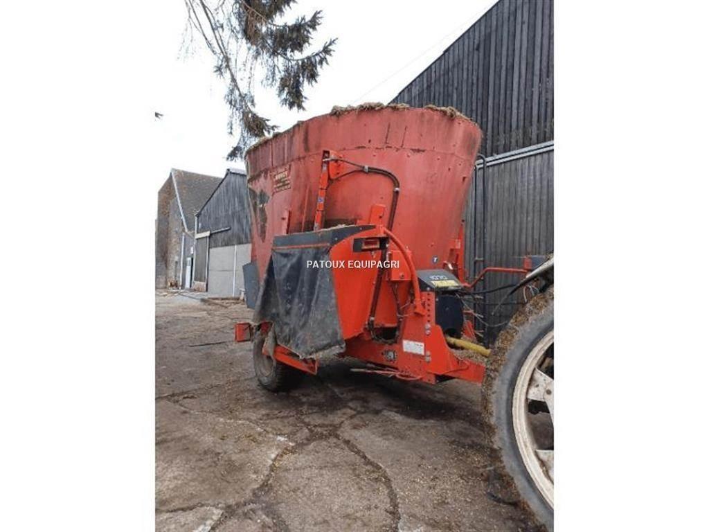 Kuhn 1070 混合餵料機