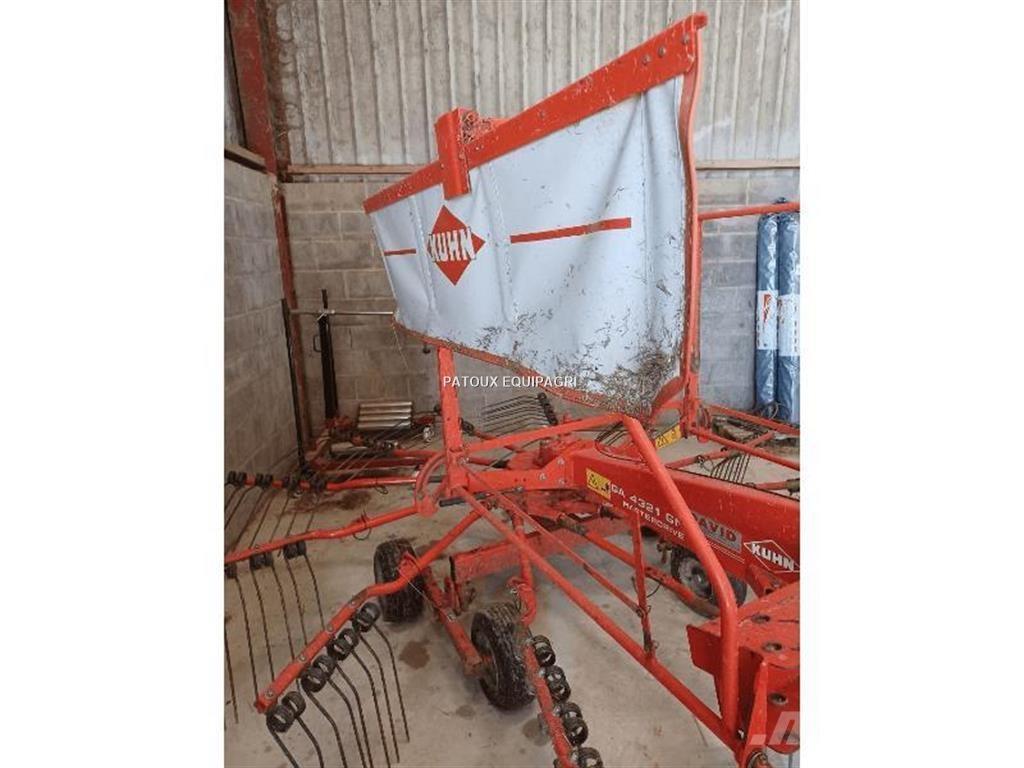 Kuhn GA4321 耙與翻草機