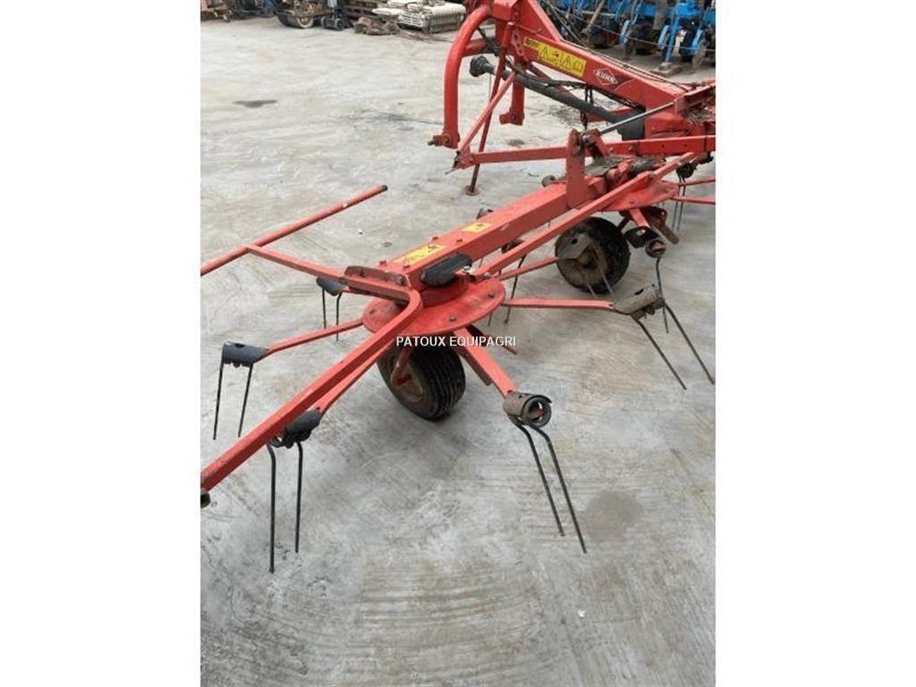 Kuhn GF5202 耙與翻草機