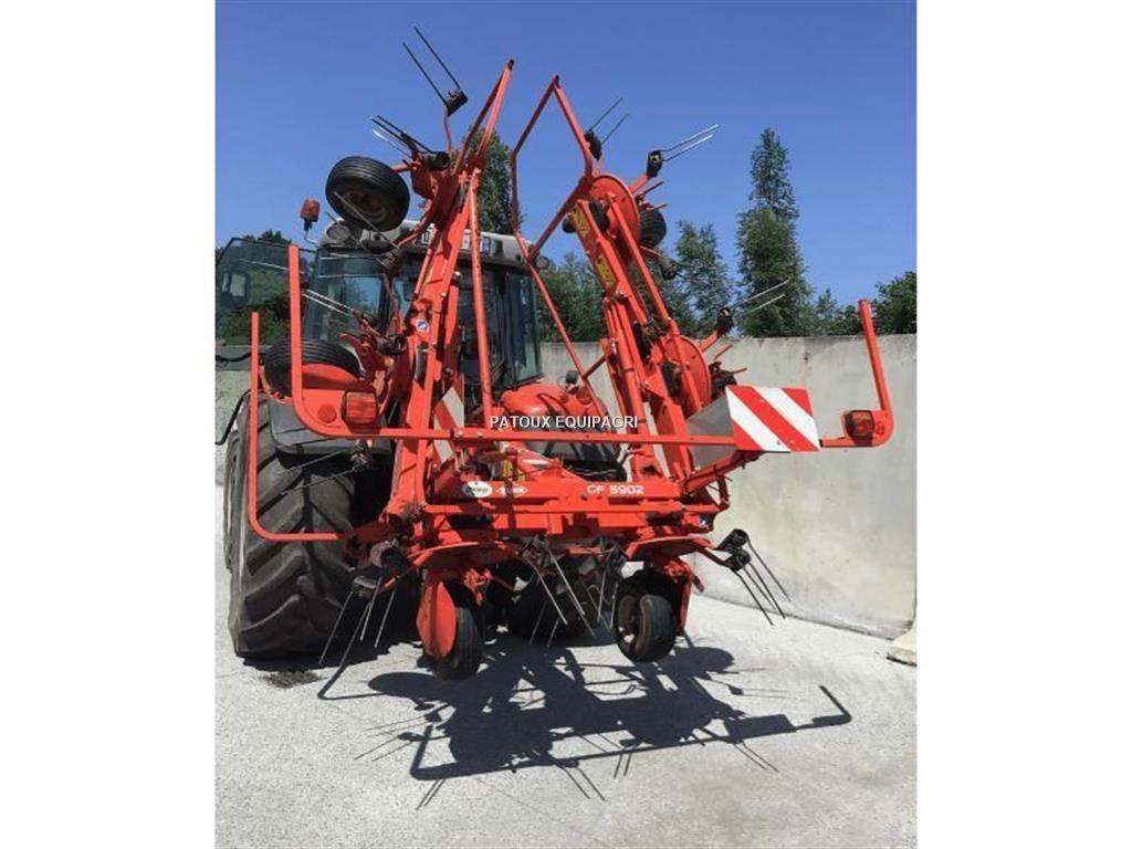 Kuhn GF5902 耙與翻草機