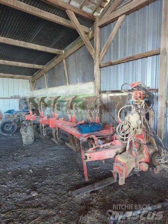 Kuhn VM 180 傳統犁