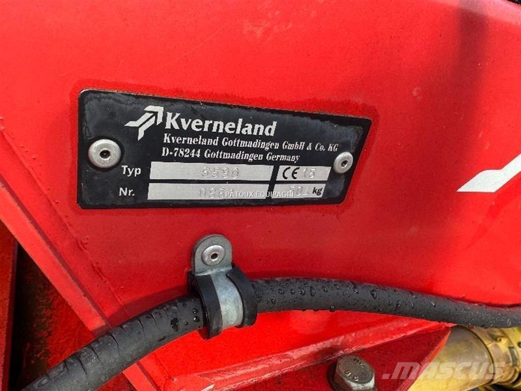 Kverneland 8046 耙與翻草機