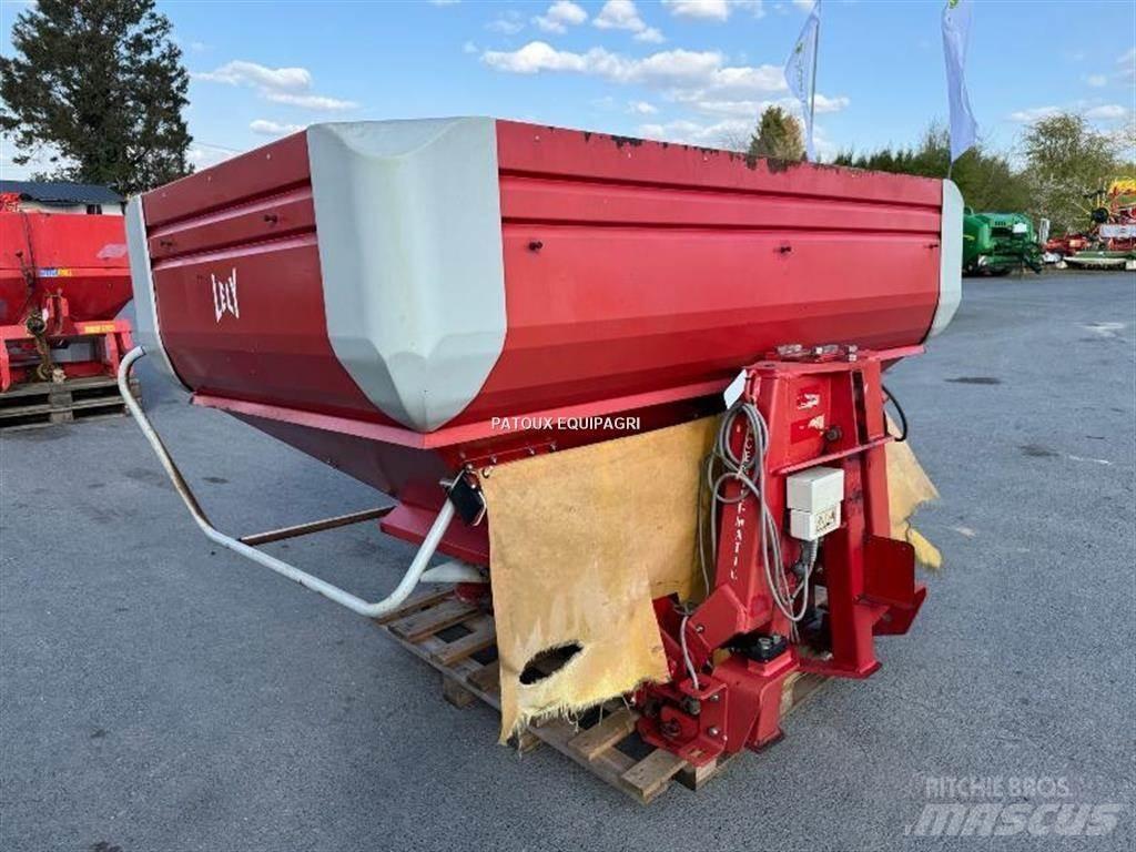 Lely CENTERLINER 礦物撒布機