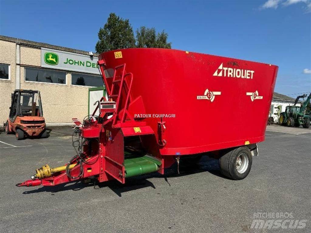 Trioliet 2-2000 混合餵料機