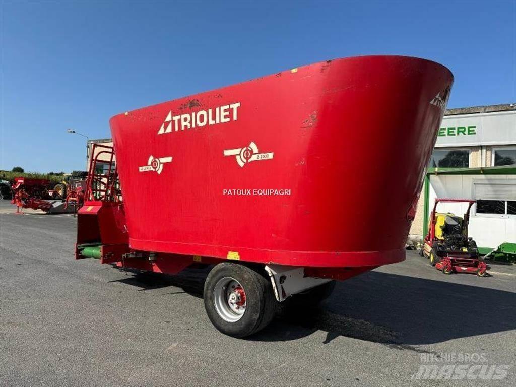 Trioliet 2-2000 混合餵料機