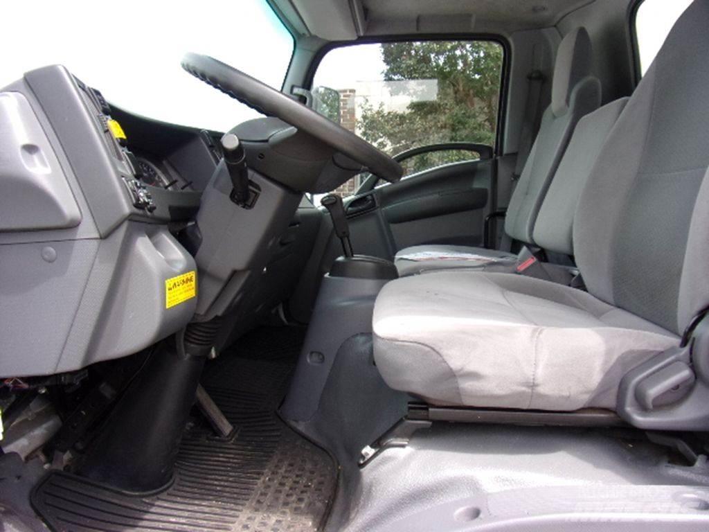 Isuzu NPR HD 貨箱式卡車