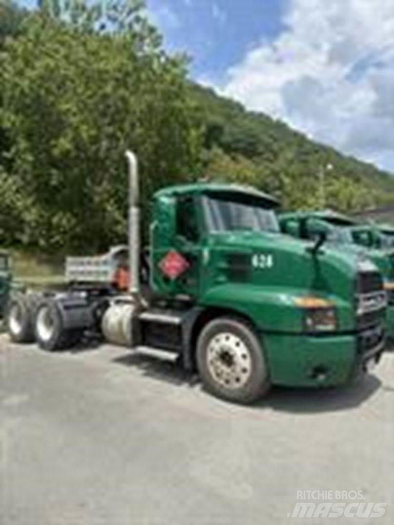 Mack AN64T 曳引機組件