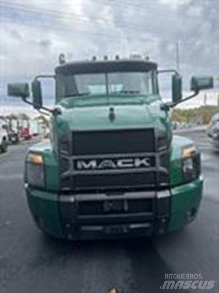 Mack AN64T 曳引機組件