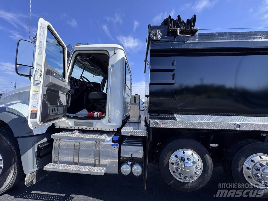 Mack GR64F 傾卸式卡車