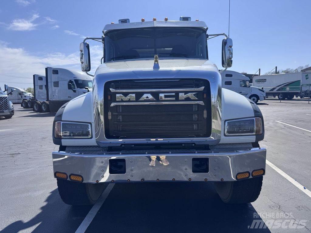 Mack GR64F 傾卸式卡車