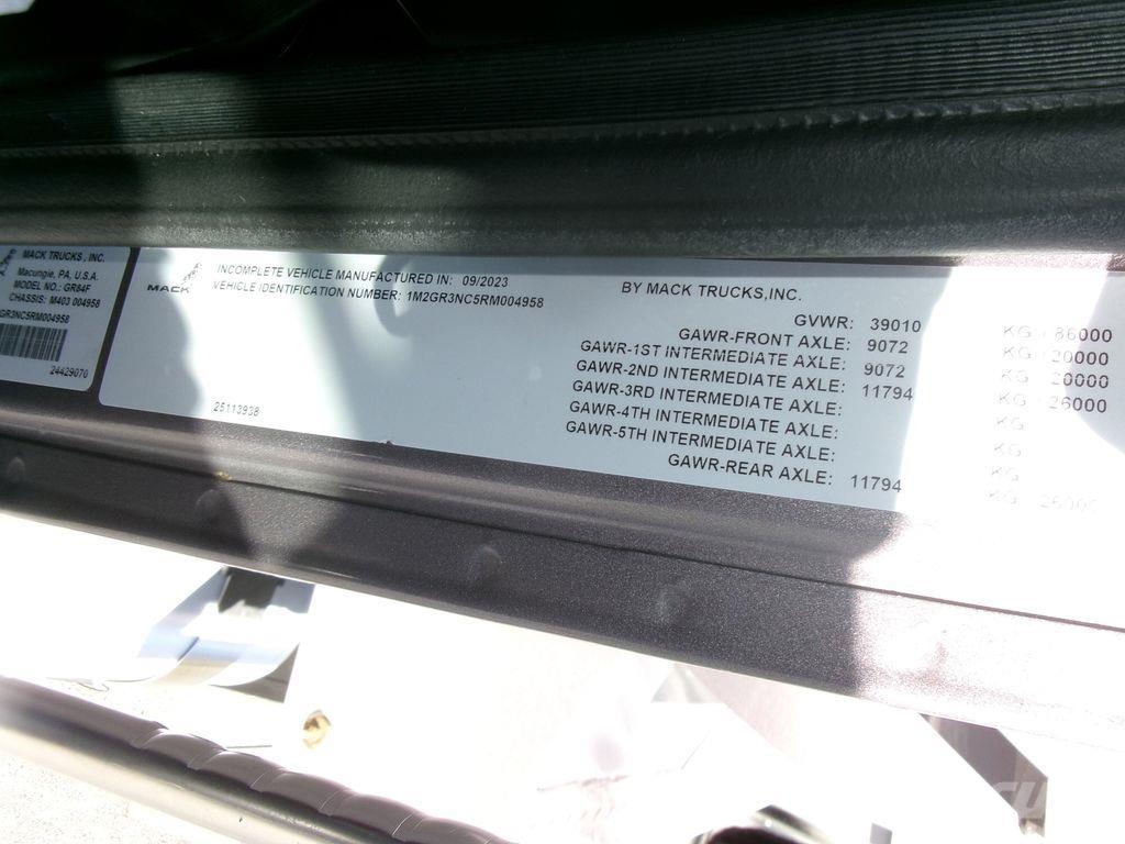 Mack GR64FR 傾卸式卡車