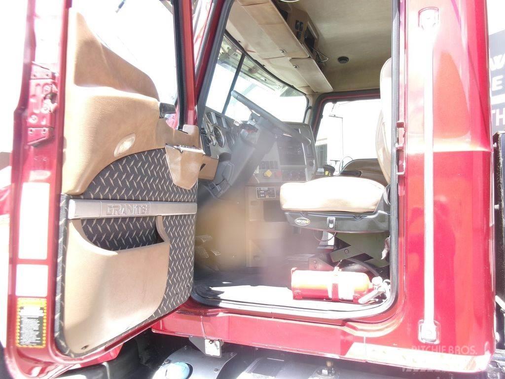 Mack GU 713 傾卸式卡車