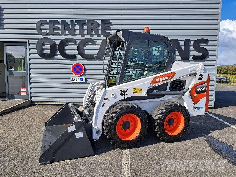 Bobcat S450 滑移轉向裝載機