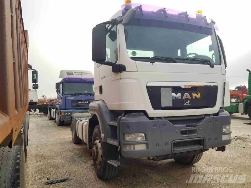 MAN 09 TGS 18.400 4X4 曳引機組件