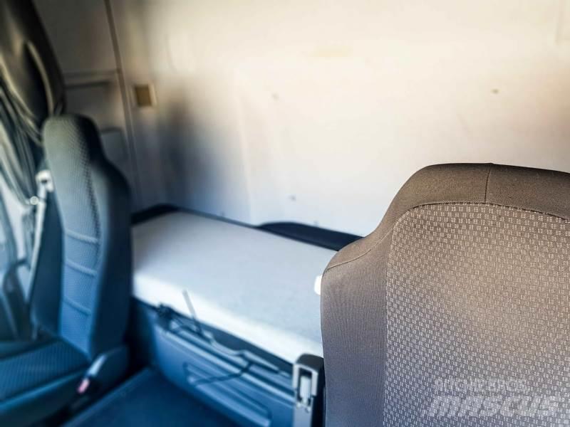 Mercedes-Benz 18.46 商用底盤車