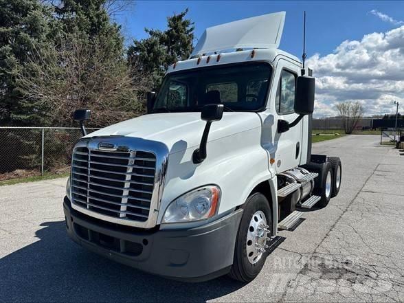 Freightliner CASCADIA 125 曳引機組件