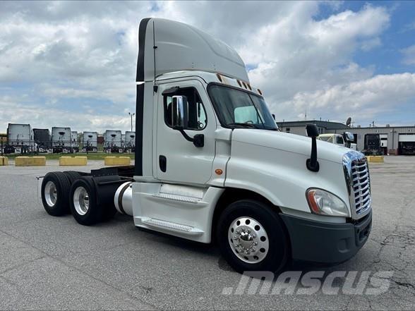 Freightliner CASCADIA 125 曳引機組件