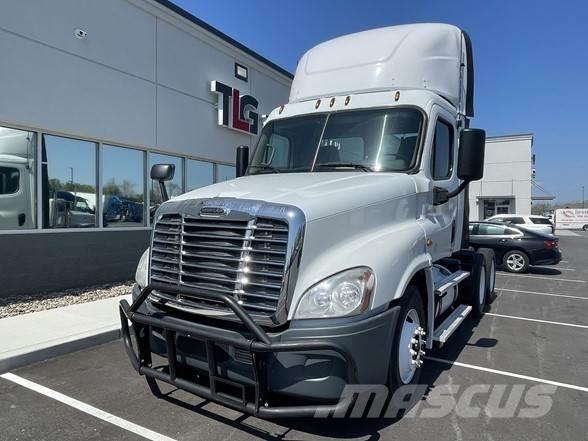 Freightliner CASCADIA 126 曳引機組件