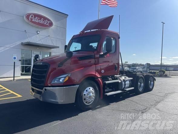 Freightliner CASCADIA 126 曳引機組件