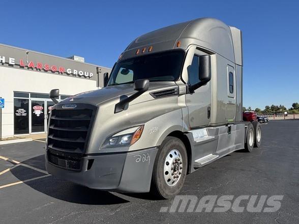 Freightliner CASCADIA 126 曳引機組件