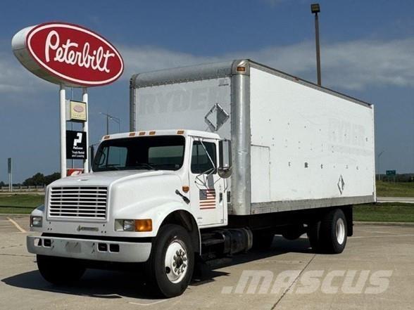 International 4900 貨箱式卡車