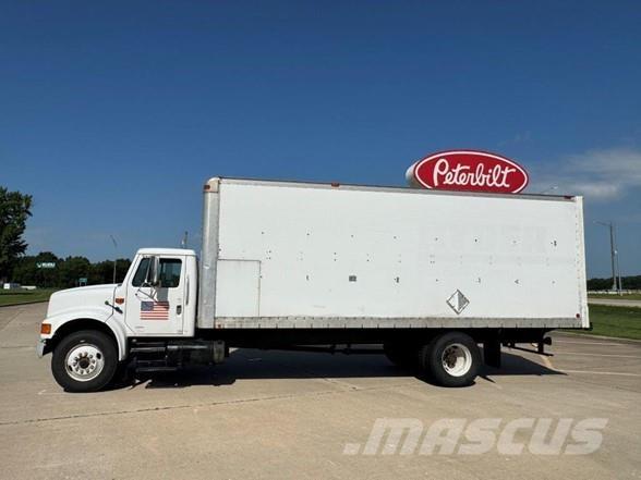International 4900 貨箱式卡車